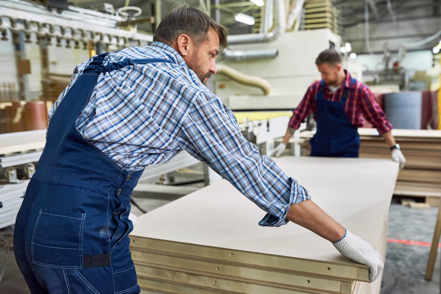 How to conduct a manual handling risk assessment in a warehouse.